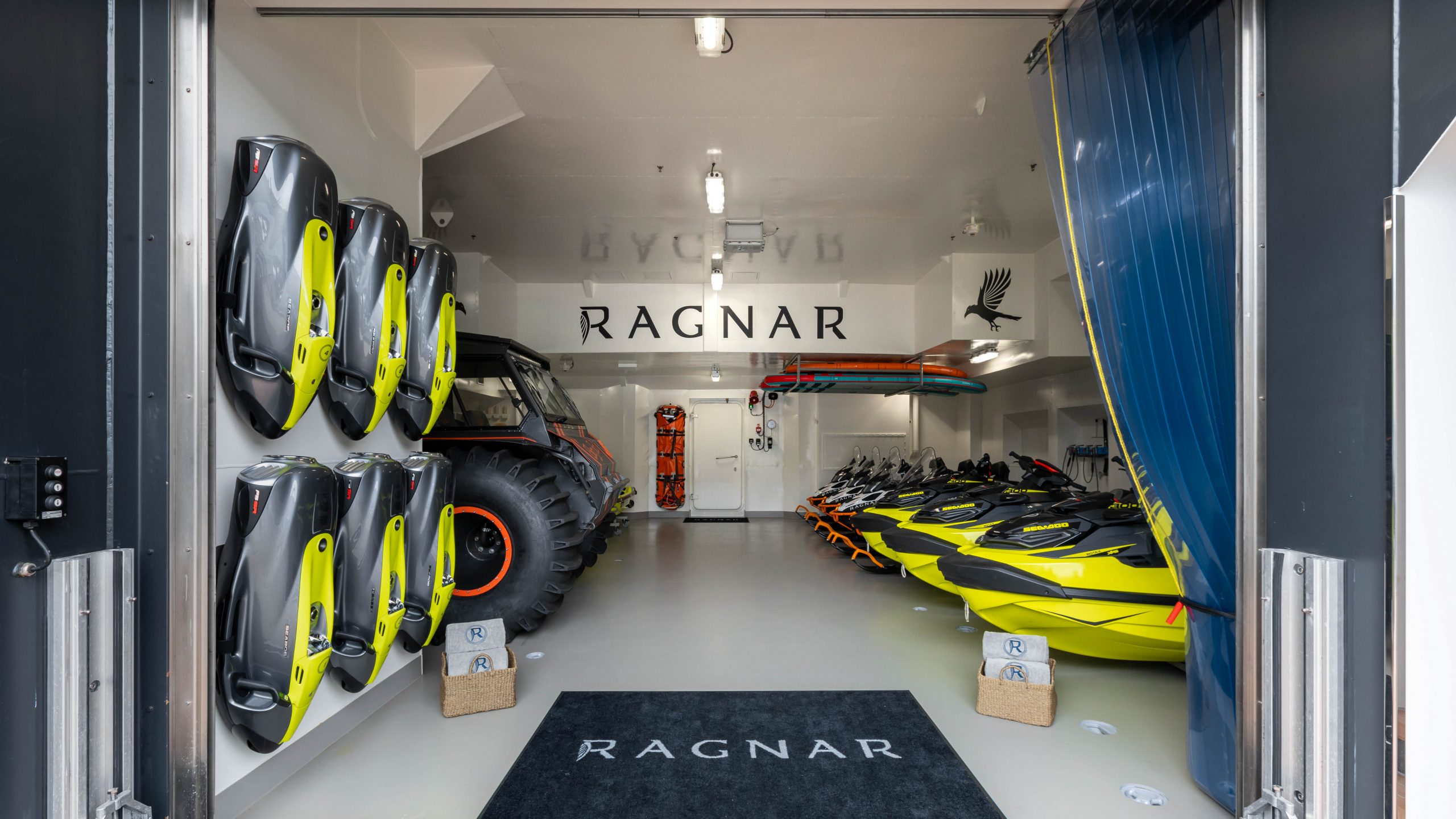 ragnar yacht garage